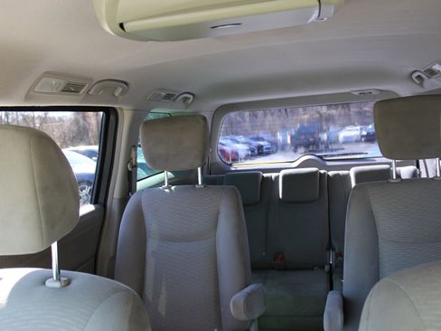 Used 2015 Nissan Quest S image 23