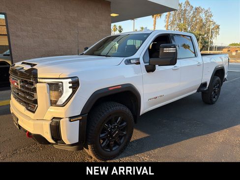 Used 2025 GMC Sierra 2500 AT4 AWD/4WD image 1