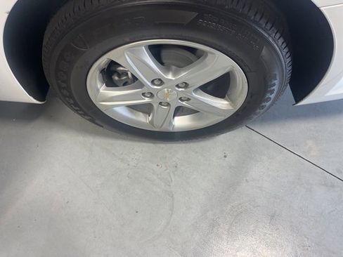 Used 2024 Chevrolet Malibu LT image 31