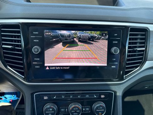 Used 2022 Volkswagen Atlas SE w/ Panoramic Sunroof Package AWD/4WD image 18