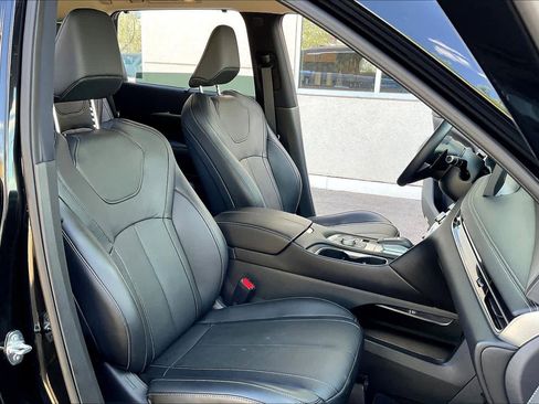 Used 2023 INFINITI QX60 Sensory w/ Vision Package image 9