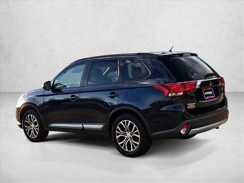 Used 2016 Mitsubishi Outlander SE image 8