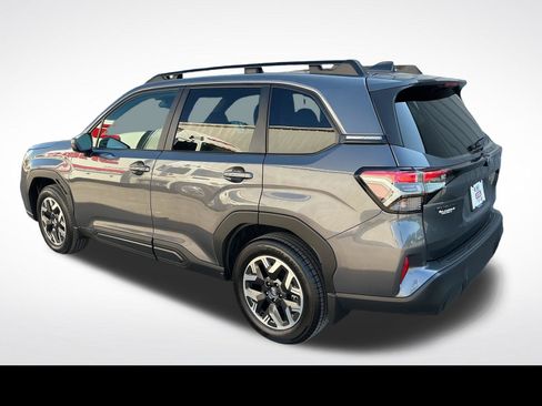 Used 2026 Subaru Forester Premium AWD/4WD image 3