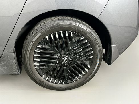 Used 2024 Nissan Leaf SV Plus image 11