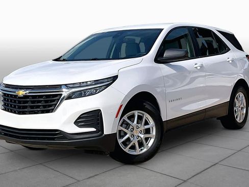 Certified 2024 Chevrolet Equinox LS w/ Driver Confidence II Package FWD image 2