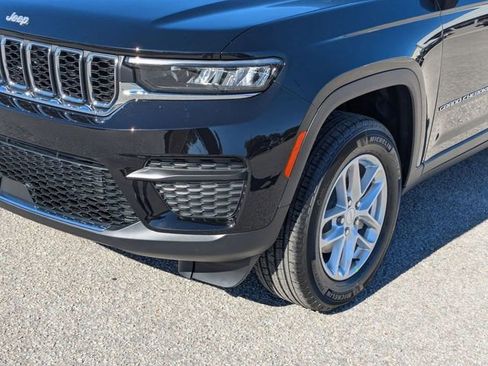 New 2025 Jeep Grand Cherokee Laredo RWD image 12