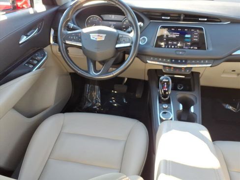 Certified 2023 Cadillac XT4 Luxury w/ Cold Weather Package image 19