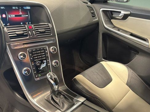 Used 2016 Volvo XC60 T6 AWD/4WD image 23