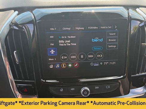 Used 2023 Chevrolet Traverse LT w/ Rear Camera Mirror Package AWD/4WD image 8