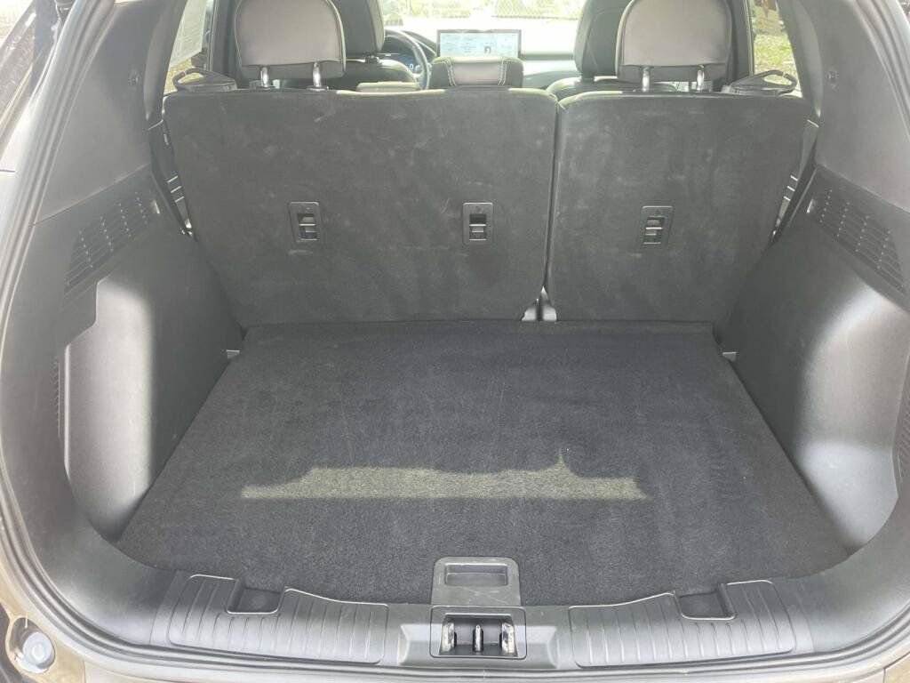 Used 2025 Ford Escape Platinum AWD/4WD image 19