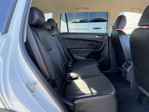 Used 2024 Volkswagen Tiguan SE image 28