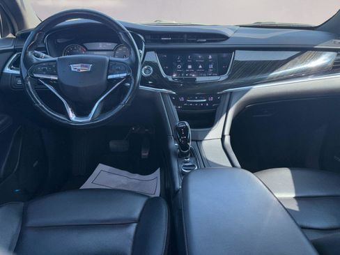Used 2020 Cadillac XT6 Premium Luxury image 10