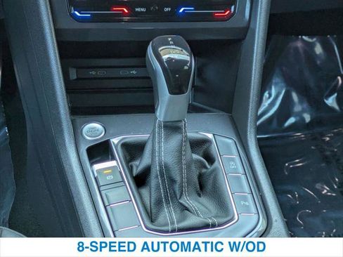 Used 2023 Volkswagen Tiguan SE R-Line image 19