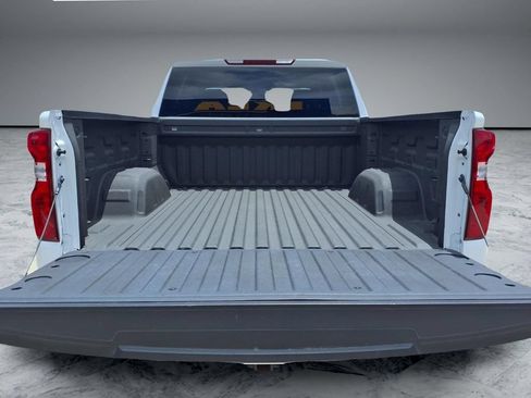 Used 2025 Chevrolet Silverado 1500 LT RWD image 14