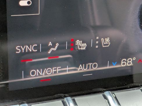 Certified 2025 GMC Yukon XL Denali AWD/4WD image 21