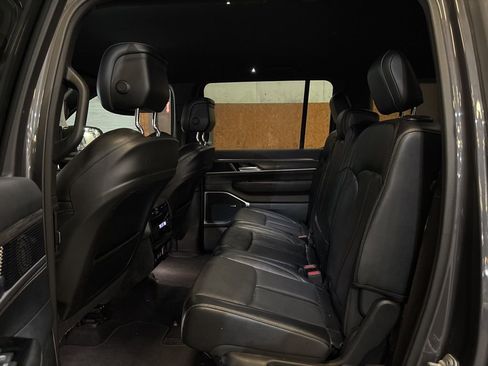 Used 2024 Jeep Wagoneer L Series II w/ Flexible Seating Group AWD/4WD image 42