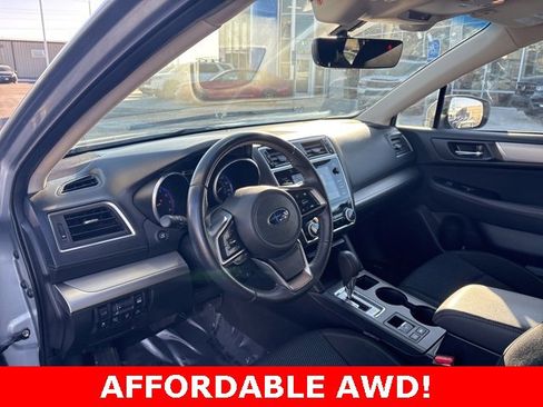 Used 2018 Subaru Outback 2.5i Premium image 12