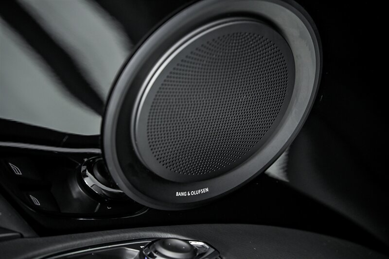 Used 2019 Aston Martin DBS Superleggera RWD image 31
