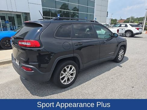 Used 2016 Jeep Cherokee Sport FWD image 6