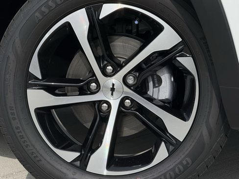 New 2026 Chevrolet Trax RS w/ Driver Confidence Package image 9