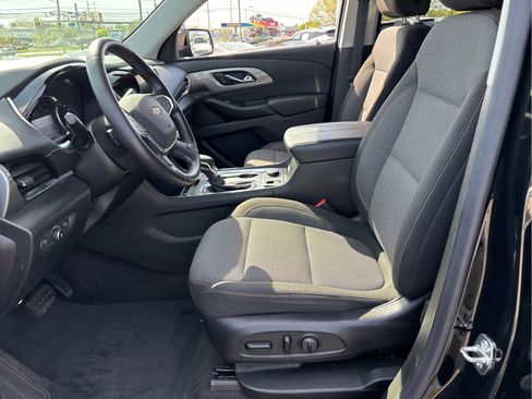 Used 2021 Chevrolet Traverse LT FWD image 7