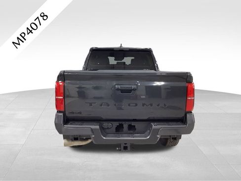 Used 2024 Toyota Tacoma TRD Off-Road image 31