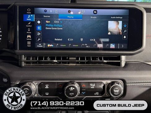 Used 2025 Jeep Wrangler Unlimited Rubicon AWD/4WD image 20