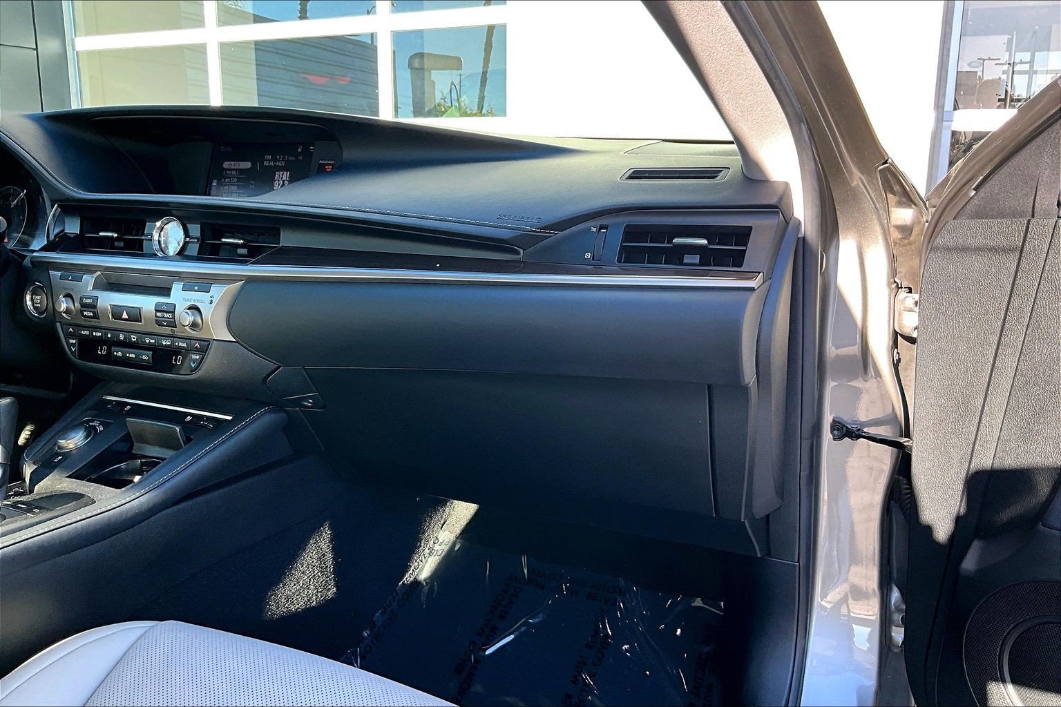 Used 2017 Lexus ES 350 w/ Premium Package FWD image 16