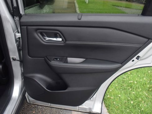 Certified 2024 Nissan Rogue SV w/ SV Premium Package FWD image 57