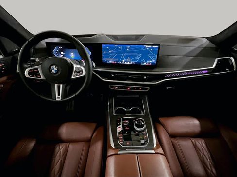 Used 2025 BMW X7 M60i AWD/4WD image 15
