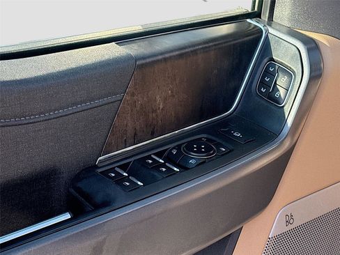 Used 2023 Ford F250 Lariat w/ Chrome Package image 19