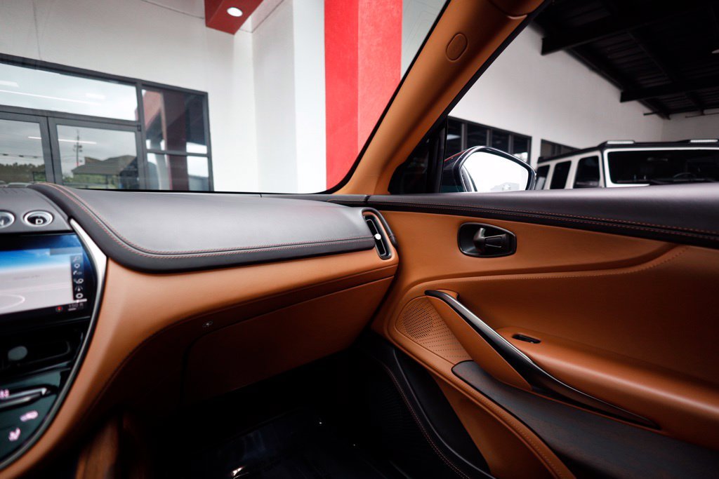 Used 2022 Aston Martin DBX AWD/4WD image 29