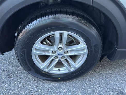 Certified 2023 Ford Explorer XLT image 33