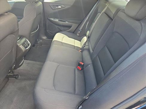 Used 2025 Chevrolet Malibu LT FWD image 18