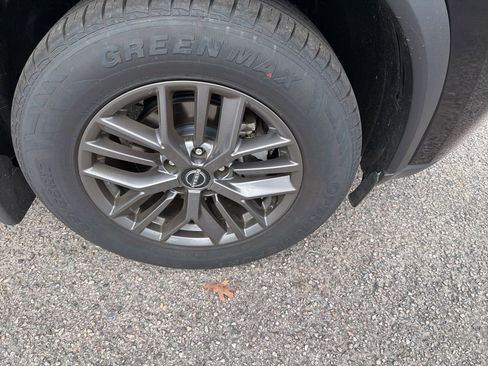 Used 2023 Nissan Rogue S image 9