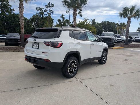 New 2026 Jeep Compass Trailhawk w/ Trailer Tow Group AWD/4WD image 3