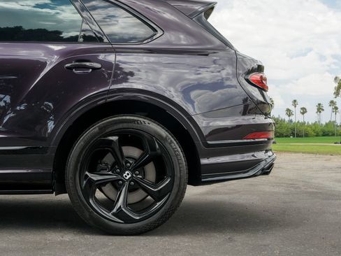 Certified 2022 Bentley Bentayga AWD/4WD image 4