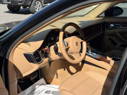 Used 2012 Porsche Panamera image 20