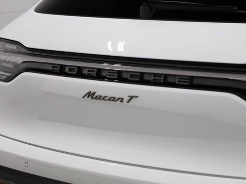 Certified 2025 Porsche Macan Turbo image 8