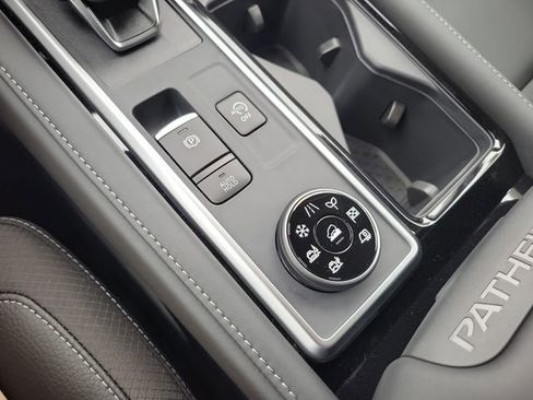New 2026 Nissan Pathfinder SL AWD/4WD image 32