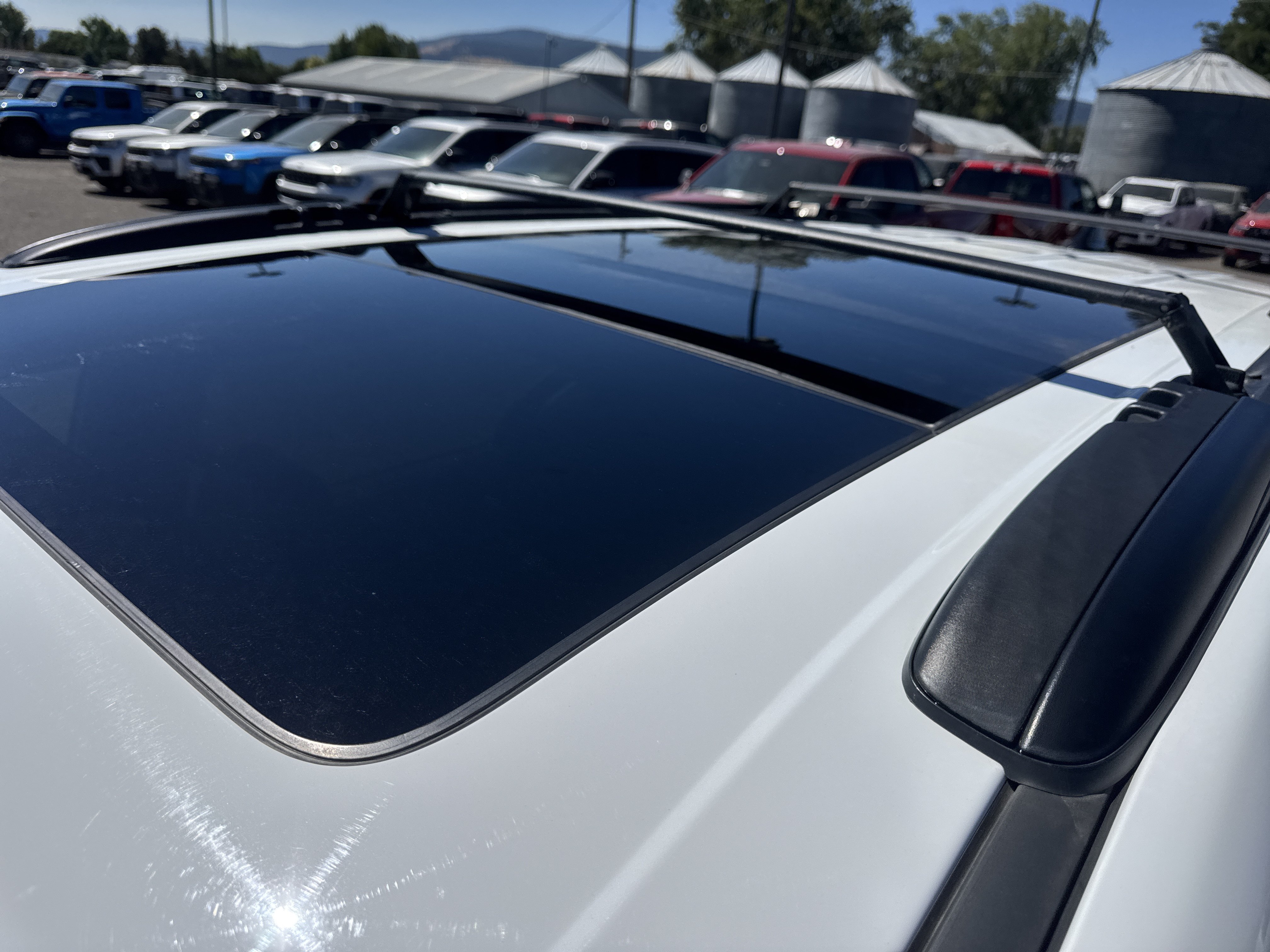 Used 2025 Chrysler Pacifica Limited FWD image 19