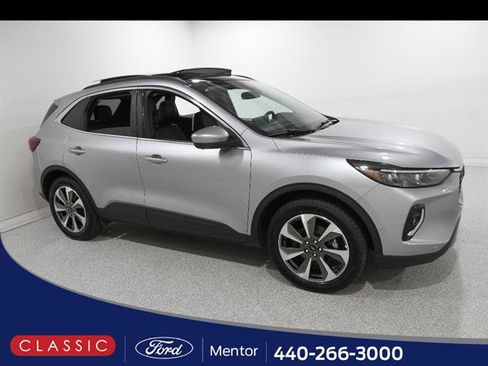 Certified 2023 Ford Escape Platinum w/ Premium Technology Package AWD/4WD image 1
