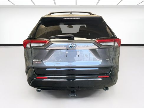 Used 2021 Toyota RAV4 SE w/ Weather & Moonroof Package AWD/4WD image 5
