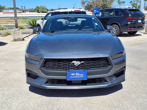Used 2025 Ford Mustang Coupe RWD image 3