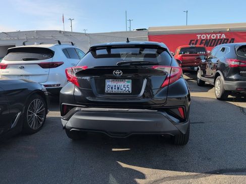 Used 2021 Toyota C-HR LE FWD image 5