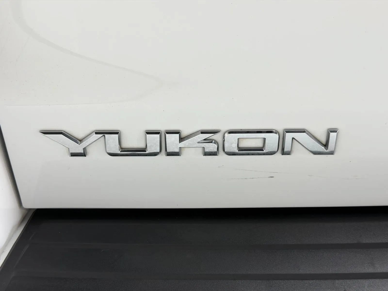Used 2017 GMC Yukon SLT RWD image 12