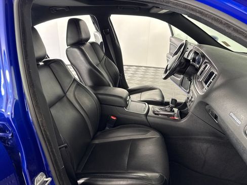 Used 2021 Dodge Charger SXT w/ Leather Interior Group RWD image 36