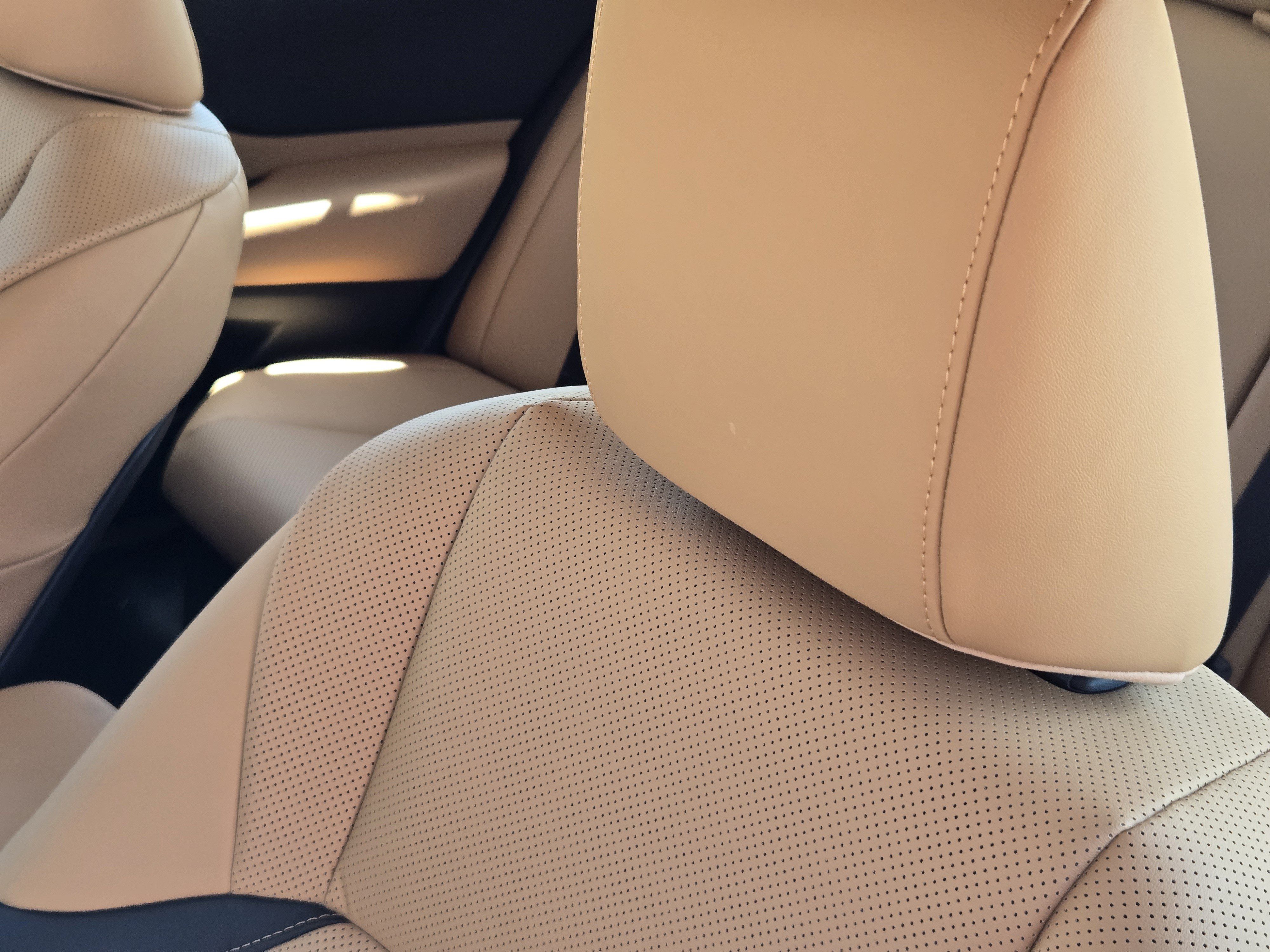 Used 2025 Lexus ES 300h w/ Premium Package FWD image 33
