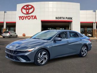 Used 2025 Hyundai Elantra Limited video 1