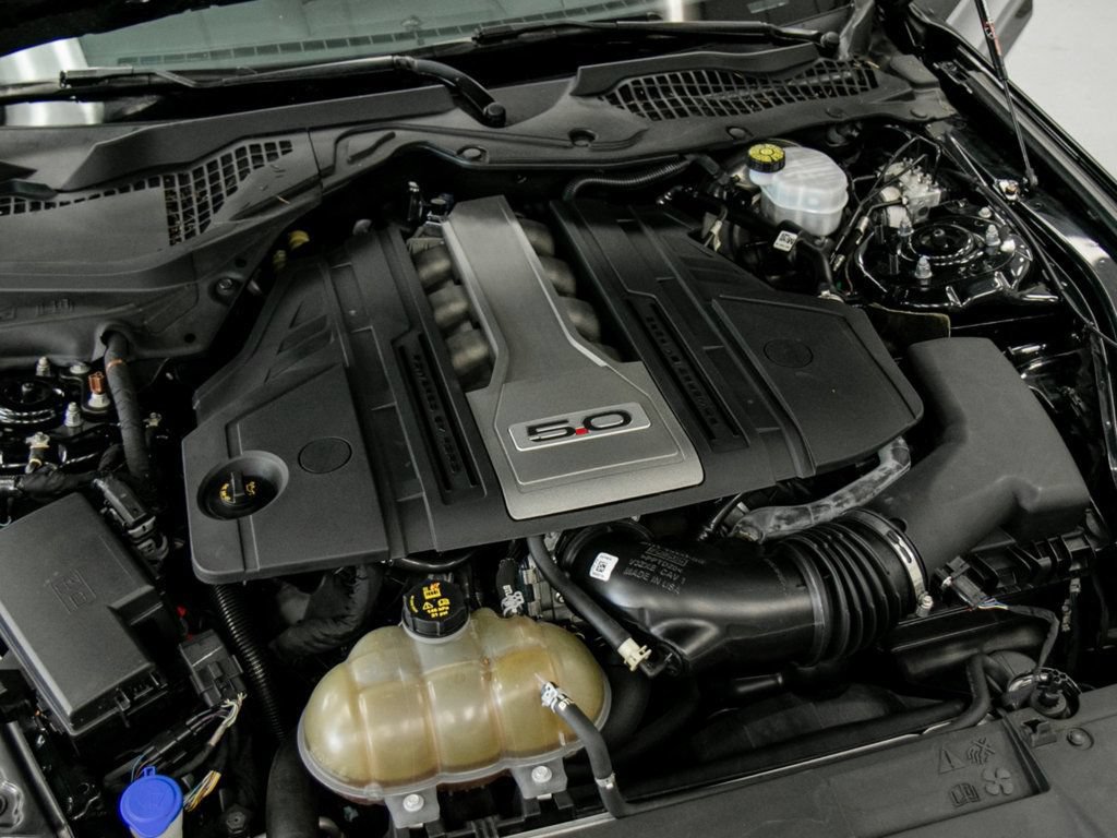 Used 2020 Ford Mustang GT w/ Black Accent Package RWD image 6